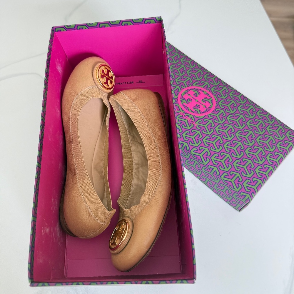 Tory Burch Caroline Leather Ballet Flats in Sand/Dark Sand (With Box)